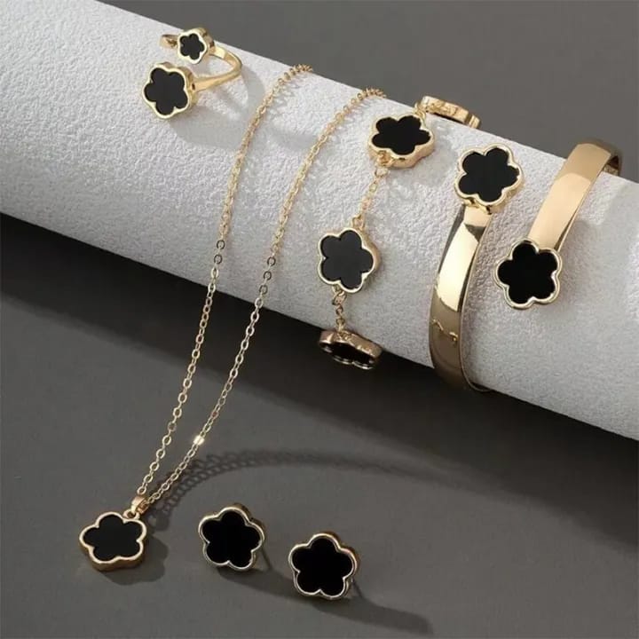 5Pcs/set Simple Versatile Five Leaf Clover Bracelets Ring Necklace Earrings For Women Girls Elegance Niche Jewelry Set Gifts